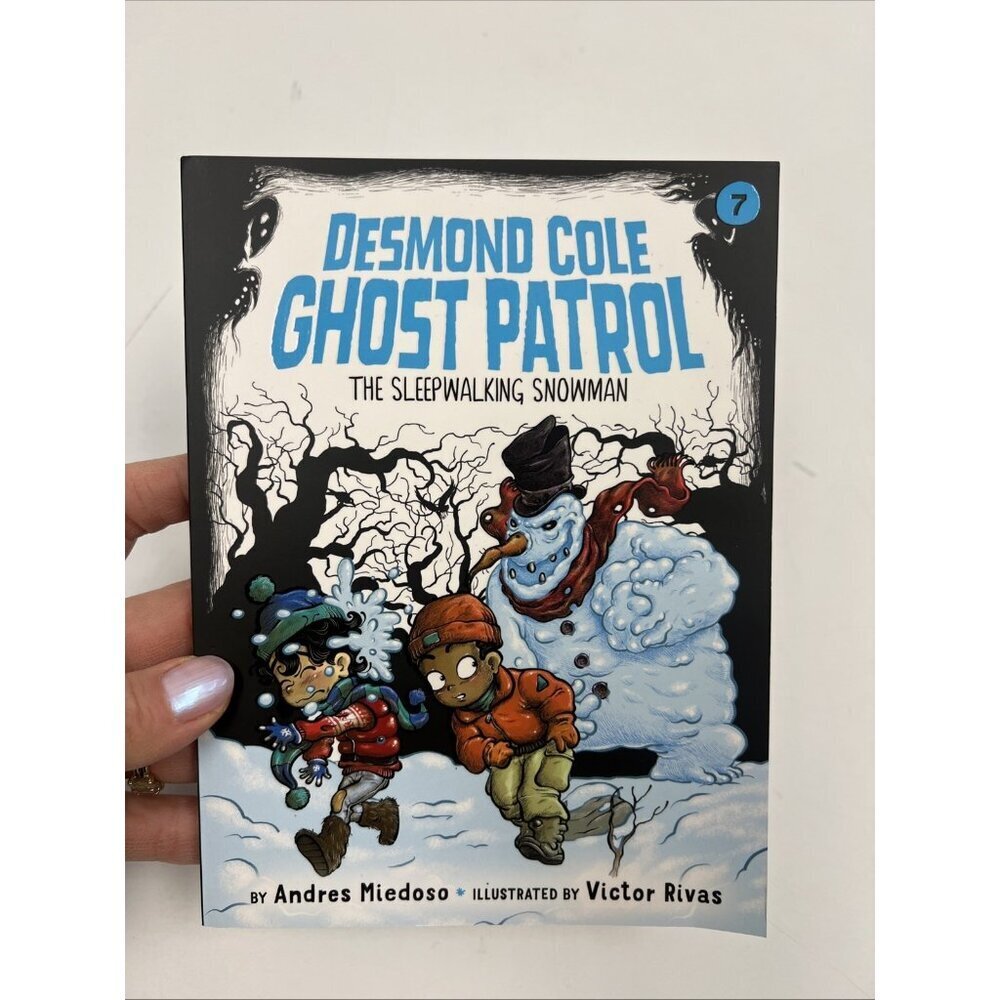 The Sleepwalking Snowman (Desmond Cole Ghost Patrol) - Paperback  New